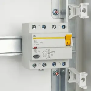 Выключатель автоматический диф. тока (УЗО) 4п ВД1-63 40А 3кА х-ка AC IEK MDV10-4-040-030